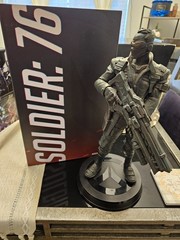 Overwatch Collectors Eedition Xbox One Statue with Game Complete
