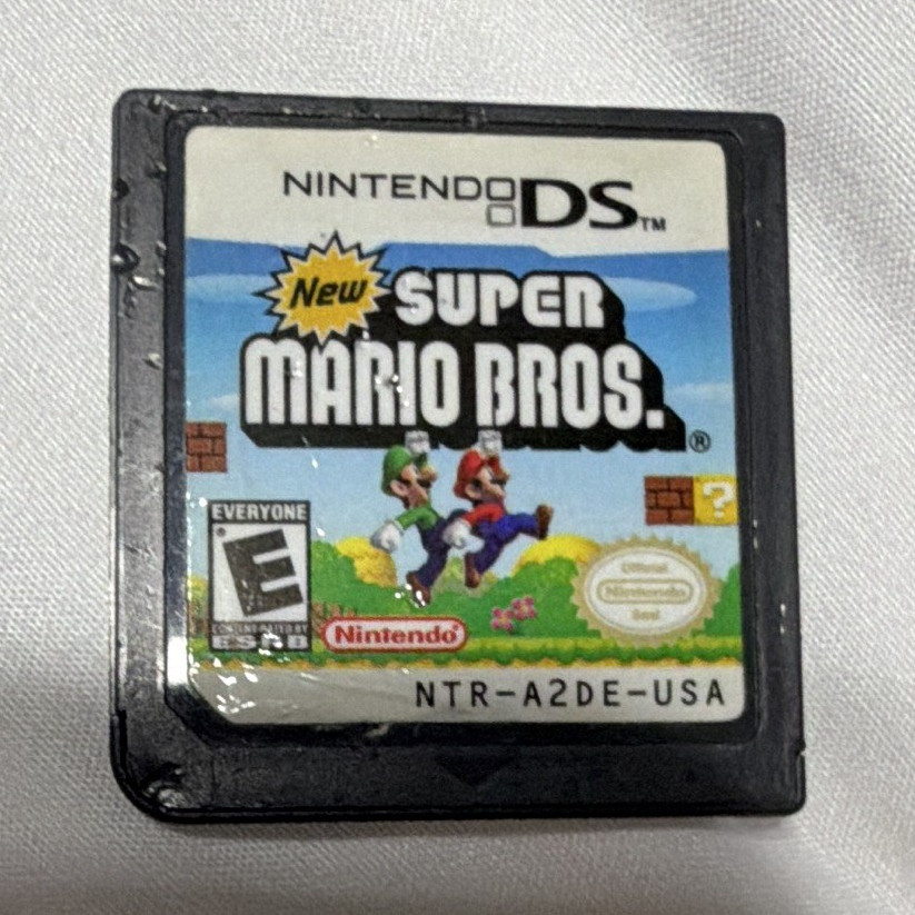 Nintendo New Super Mario Bros. – Nintendo DS (NTSC-U/C, E-Everyone)