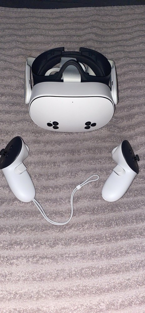 Meta Quest 3 All-in-One VR Headset White